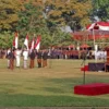 Hari Jadi ke-1274 Salatiga ‘Harmoni dan Berinovasi’ 5.000 Porsi Makanan Usai Sidang Paripurna Upacara Hari Jadi Ke-1274 Salatiga di Alun-alun Lapangan Pancasila. Penyerahan bendera Merah Putih secara simb