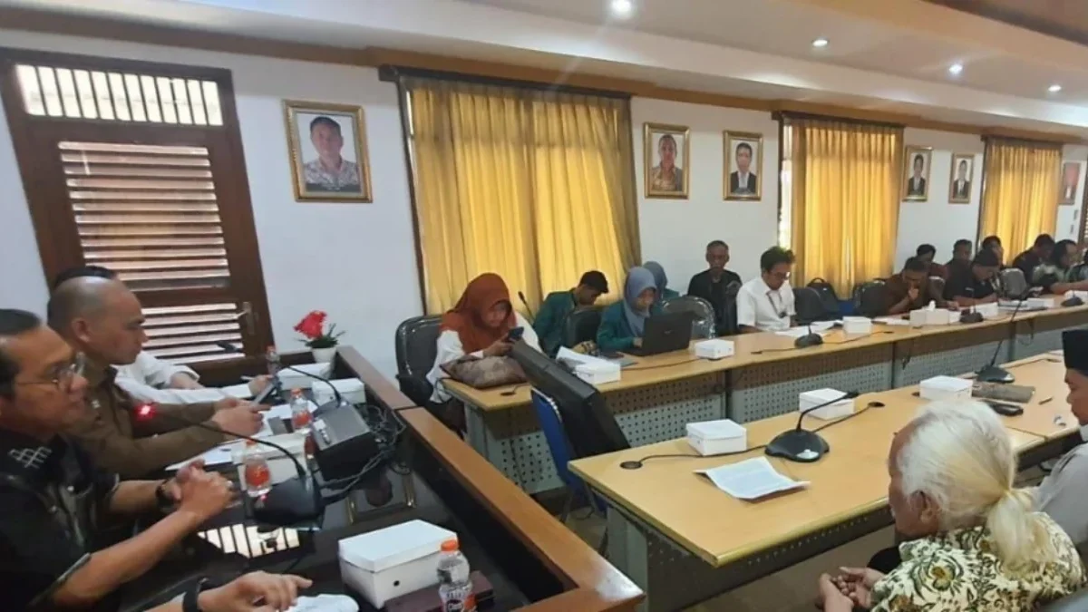 Pembukaan presentasi kompetisi opini yang digelar dalam Ruwat Rawat Borobudur tahun 2024. (Foto: bimasbuddha.k