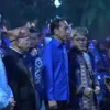 Jokowi Berkemeja Biru Hadir di Kongres ke-6 Partai Amanat Nasional Presiden Joko Widodo atau Jokowi menghadiri pembukaan Kongres ke-6 Partai Amanat Nasional di Hotel Indonesia K