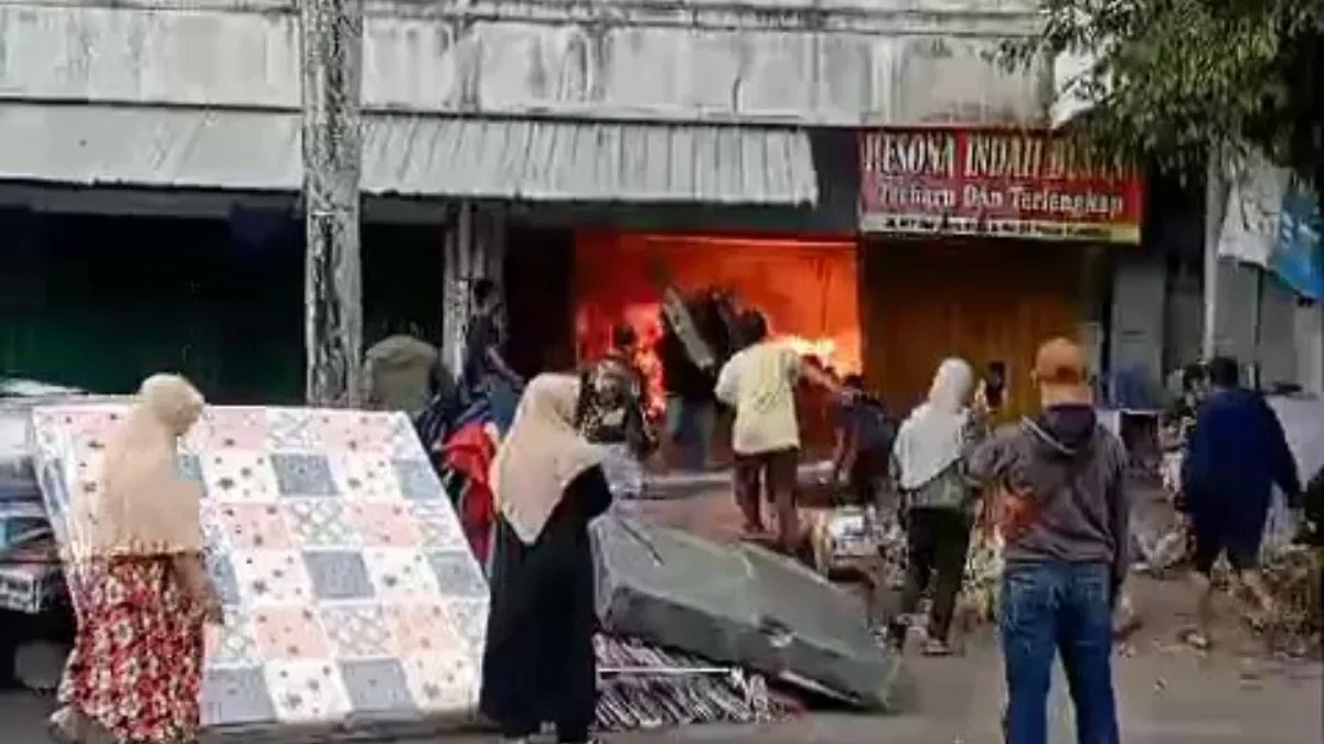 Pasar Kutoarjo Berusia 26 Tahun Alami Kebakaran Hebat, 714 Pedagang Terdampak 90 Persen Area Pasar Rusak Kebakaran Pasar Kutoarjo, Kabupaten Purworejo, Jumat.