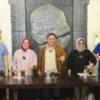 Penjabat Kota Salatiga: Digital Skill Jadi Kebutuhan yang Harus Dimiliki Masyarakat Penjabat Kota Salatiga Yasip Khasani(tengah) menghadiri talkshow digitalisasi literasi di Orlen Heritage Salat