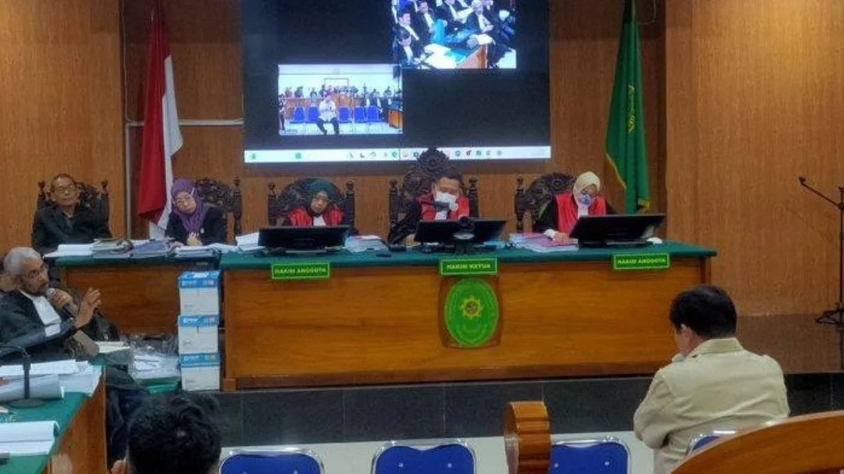 Seloroh Susno Duadji Saat Diperiksa Sebagai Saksi Ahli Sidang PK Kasus Pembunuhan Vina-Eky Cirebon Mantan Kabareskrim Polri, Komjen Pol (Purn) Susno Duadji, menjadi saksi ahli dalam sidang PK enam terpidana ka