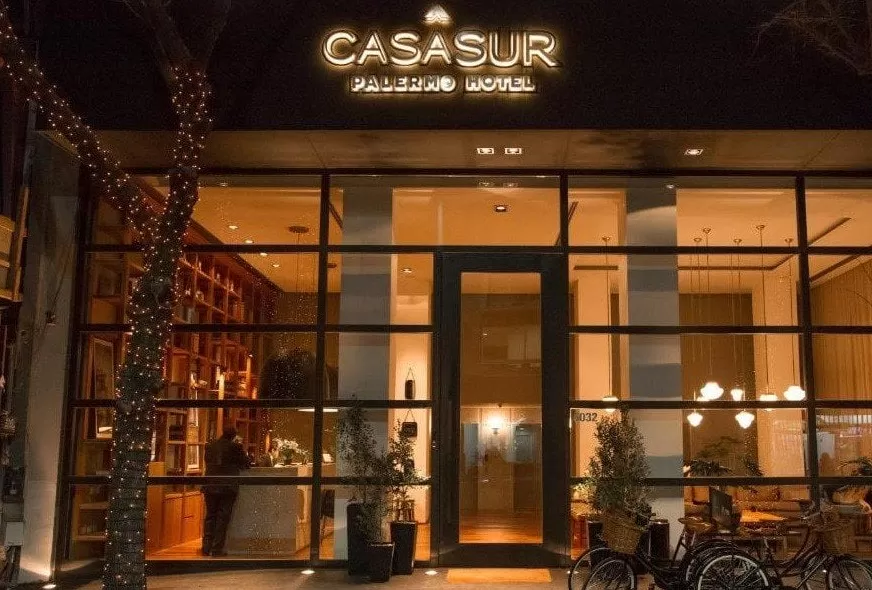 Policía Federal Argentina Konfirmasi Kematian Liam Payne Bukan Terjatuh, Lompat dari Lantai 3 Penampakan hotel Casasur Palermo tempat Liam Payne meninggal dunia. (Istimewa)