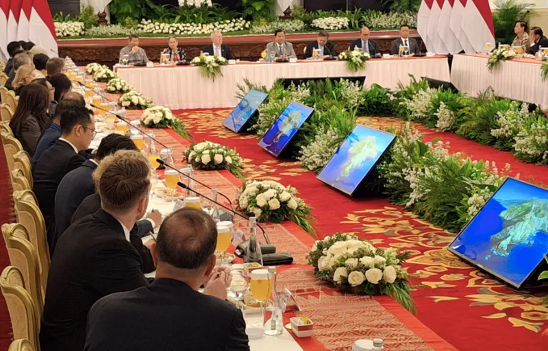 Diundang Makan Siang Bersama Presiden Prabowo, Berikut 50 Daftar Perwakilan Perusahaan asal Amerika Serikat Presiden Prabowo Subianto bersama 50 pemilik modal asal Amerika Serikat.(Sekretariat Presiden)