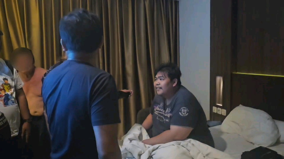 Legislator Komisi III DPR: Usut Tuntas 2 Oknum Pengacara dalam Kasus Penganiayaan oleh Anak Bos Toko Rotio Polda Metro Jaya mengungkap detik-detik penangkapan George Sugama Halim, anak bos toko roti yang menganiaya ka