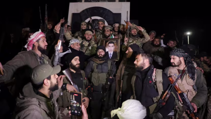 Artikel Lama Ungkap Dukungan Israel Terhadap Al Qaeda di Suriah, Simak Penjelasannya Pasukan pemberontak berhasil menguasai Homs sebelum akhirnya merebut kota Damaskus dan membuat Presiden Suriah