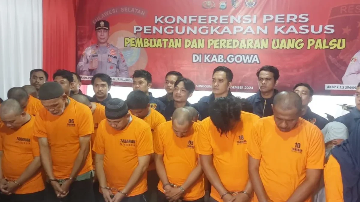 Politikus yang Sempat Maju di Pilgub Sulsel 2024 dan Calon Wali Kota Makassar 2013 Jadi DPO Sindikat Upal Sejumlah tersangka jaringan pembuat dan pengedar uang palsu dihadirkan saat rilis kasus di Mapolres Kabupaten