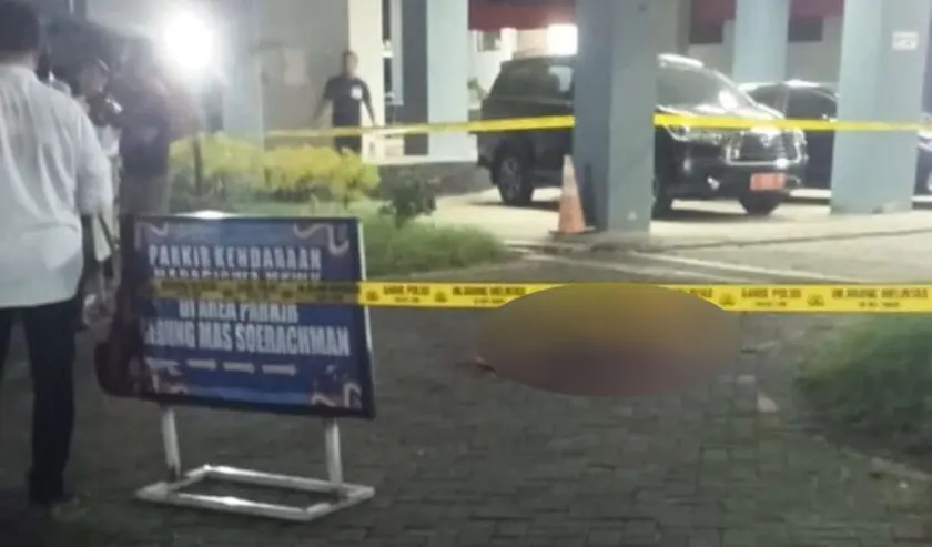 Seorang mahasiswa Universitas Jember (UNEJ) ditemukan meninggal dunia diduga setelah jatuh dari lantai 8 Gedun