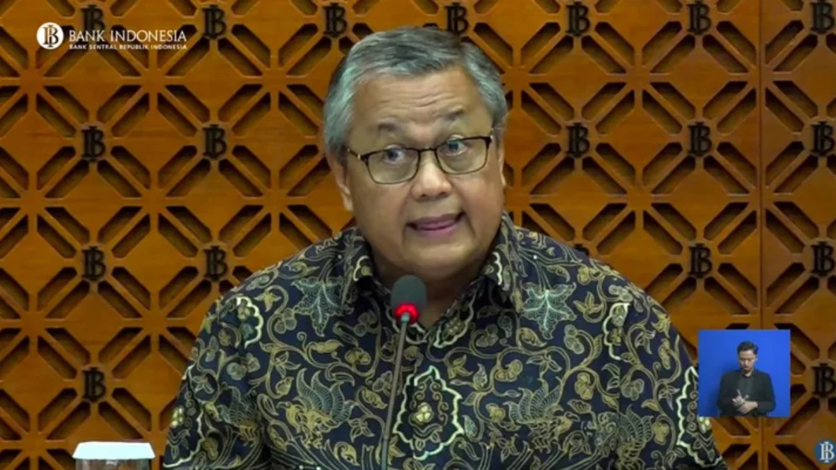 Gubernur Bank Indonesia, Perry Warjiyo saat memberikan Pengumuman Hasil Rapat Dewan Gubernur Bulanan Bulan Des