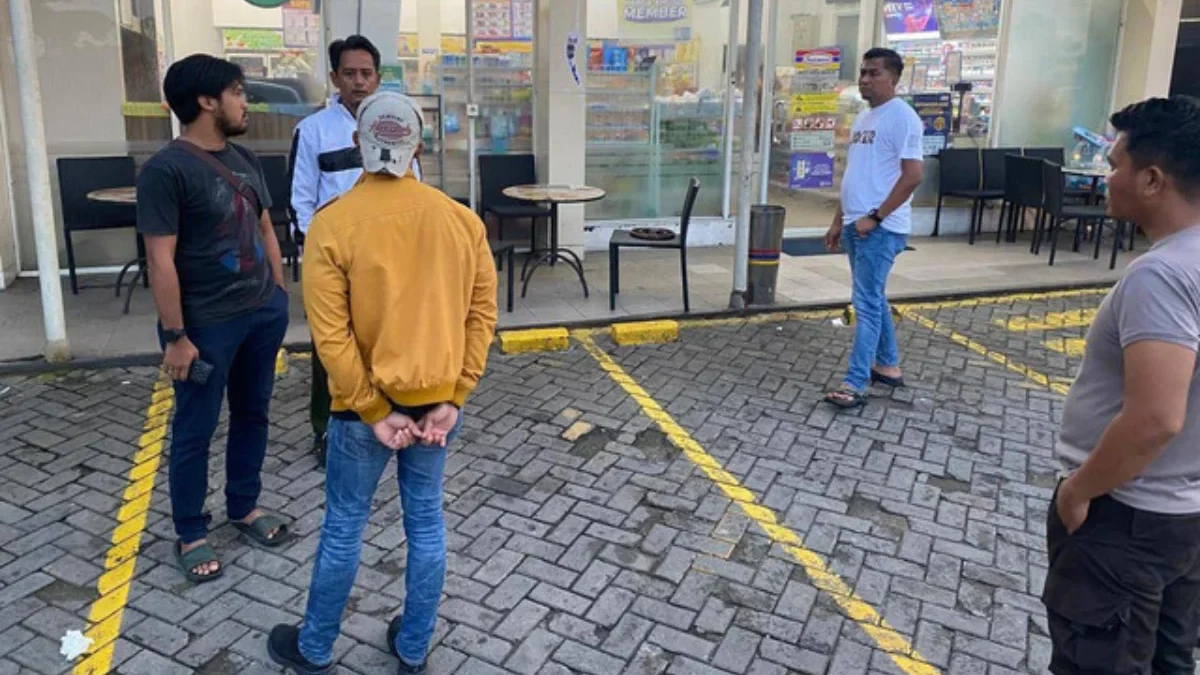 Anggota Polresta Tangerang di lokasi Rest Area Tangerang-Merak untuk olah TKP. Foto: Dok. Polresta Tangerang