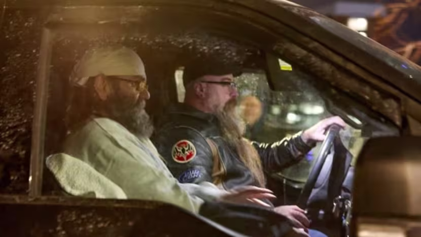 Presiden Donald Trump Beri Grasi 1.600 Perusuh 6 Januari , Sayap Kanan Amerika Serikat Bangkit Seorang pria, dinyatakan bersalah atas tuduhan terkait serangan 6 Januari 2021 di AS. Capitol, dibebaskan dari