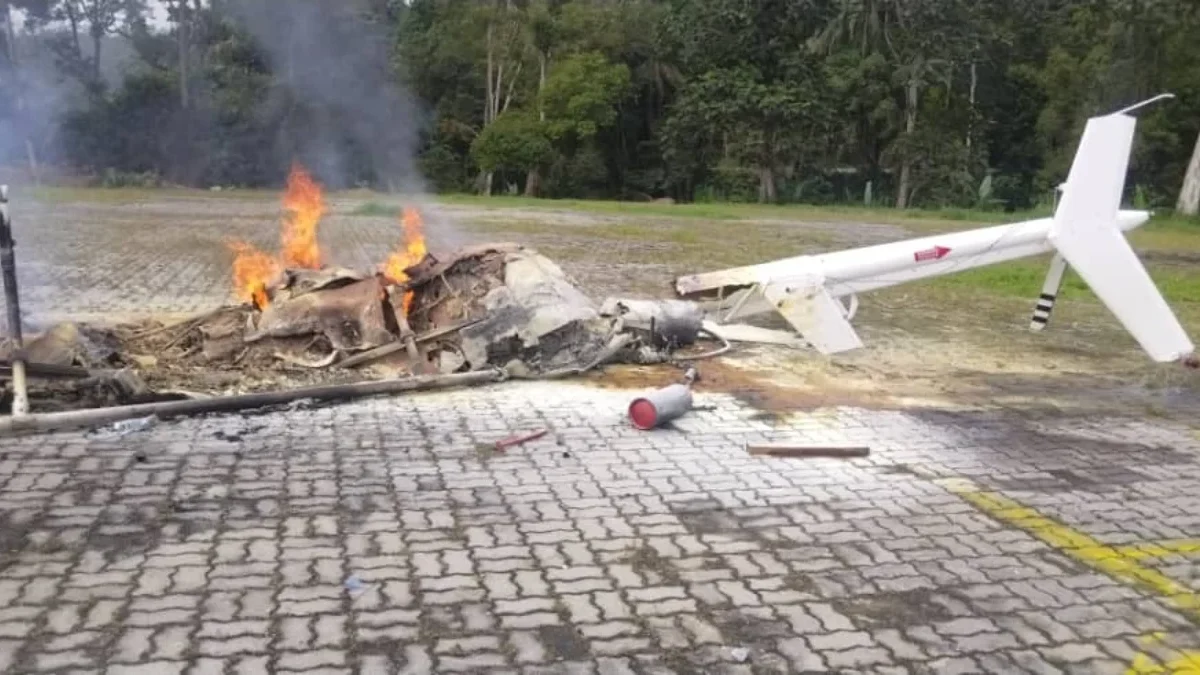 Sebuah helikopter jenis Bell 206L4 dengan nombor pendaftaran PK-ZUV dilaporkan jatuh dan terbakar di kawasan B