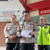 Kepala RS Polri Brigjen Polisi Prima Heru Yulihartono (tengah) saat ditemui di RS Polri Kramat Jati, Jakarta T
