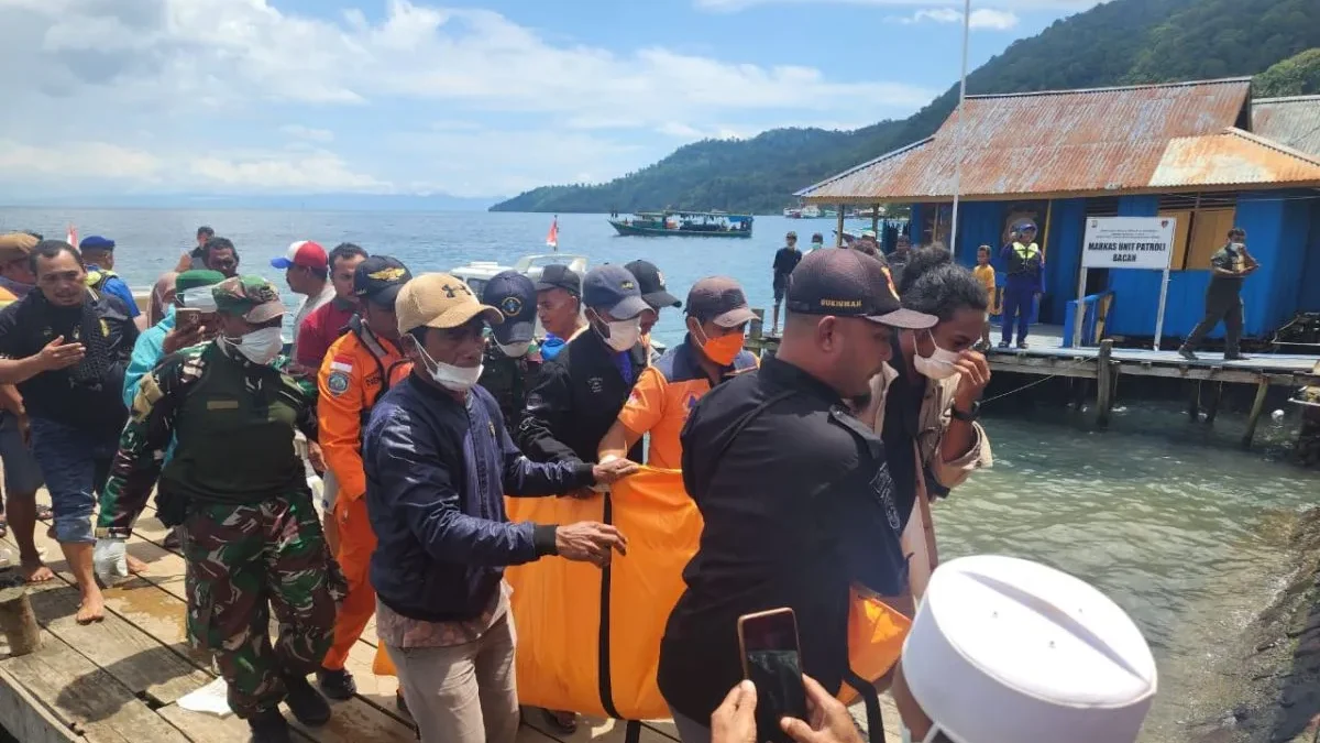 Jenazah Wartawan Metro TV Biro Malut Korban Ledakan Rigid Inflatable Boat 04 Ditemukan di Tanjung Neraka jenazah Sahril Helmi wartawan Metro tv biro Maluku Utara, korban terakhir ledakan Rigid Inflatable Boat (RIB)