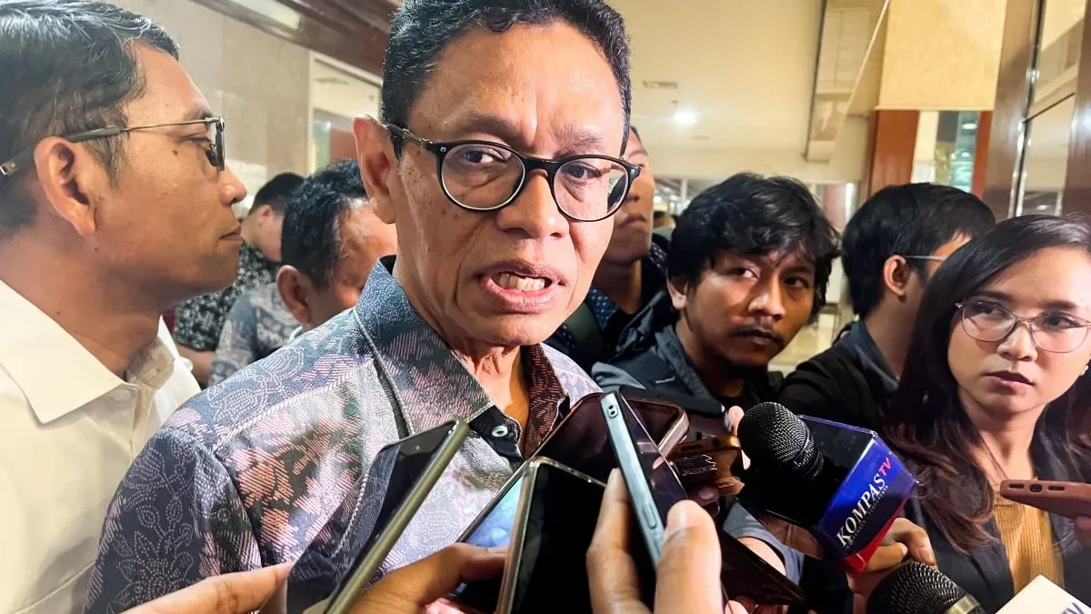 Belum Satu Bulan Menjabat, Penonaktifan Dirjen Migas Achmad Muchtasyar Berlaku Sejak 10 Februari Wakil Menteri Energi dan Sumber Daya Mineral (ESDM) Yuliot Tanjung ditemui seusai Rapat Kerja dengan Badan Leg