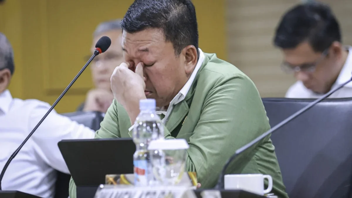 Menteri Nusron Wahid Akui Ada 40-45 Perusahaan Punya Peta Hutan, tapi Sudah Tak Ada Pohon Menteri Agraria dan Tata Ruang (ATR)/Kepala Badan Pertanahan Nasional (BPN) Nusron Wahid saat mengikuti rapat