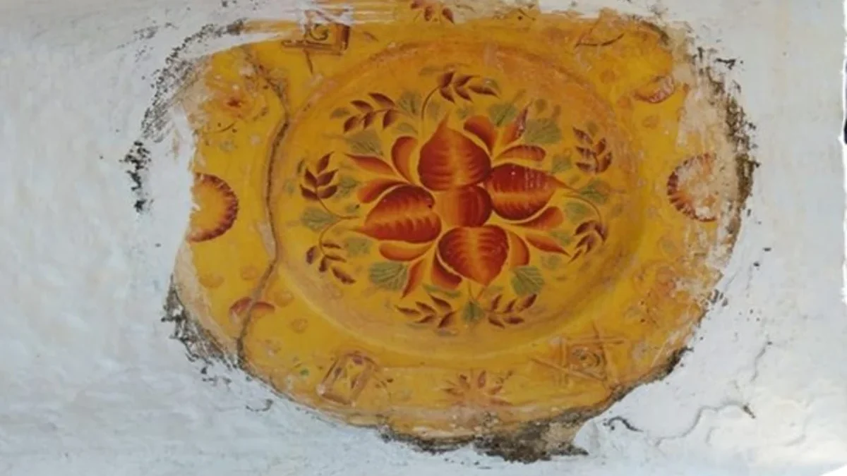 Ditemukan Simbol Illuminati di Cirebon Keramik di sebuah tugu situs pemakaman Sunan Gunung Jati ini memiliki simbol Freemason di dalamnya (pojok kana