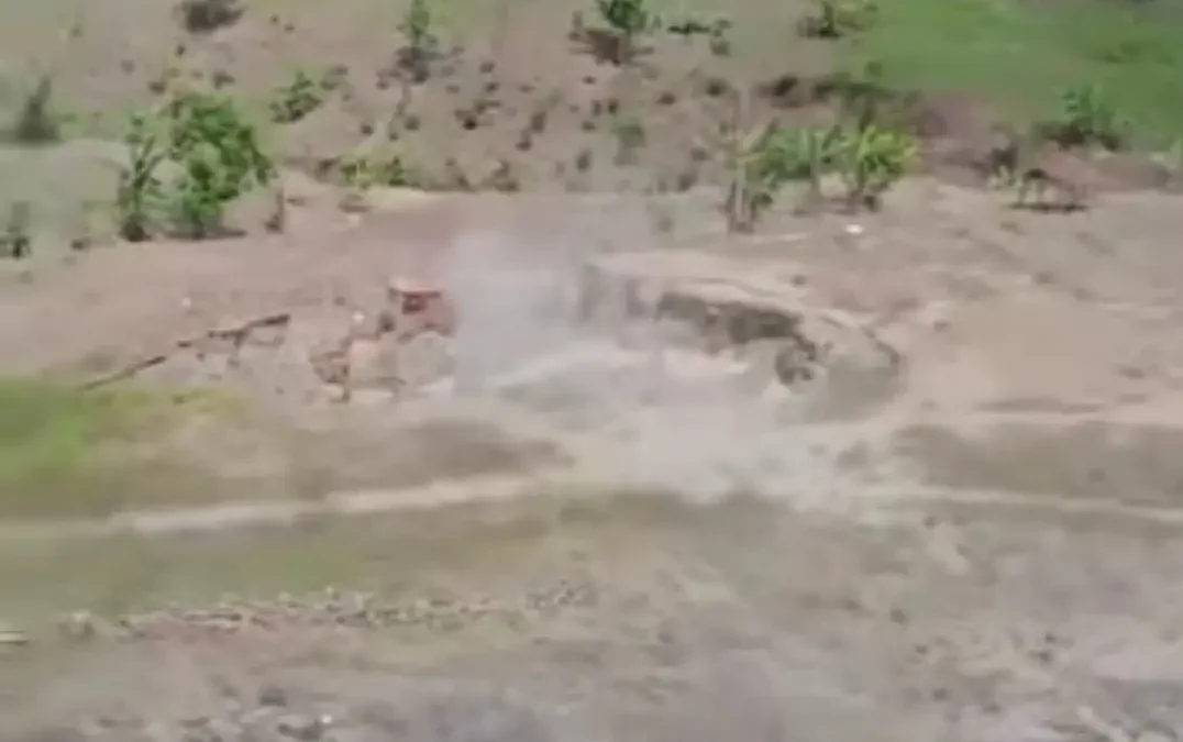 Muncul semburan gas dan lumpur baru berjarak 50 meter dari semburan pertama(Ist)