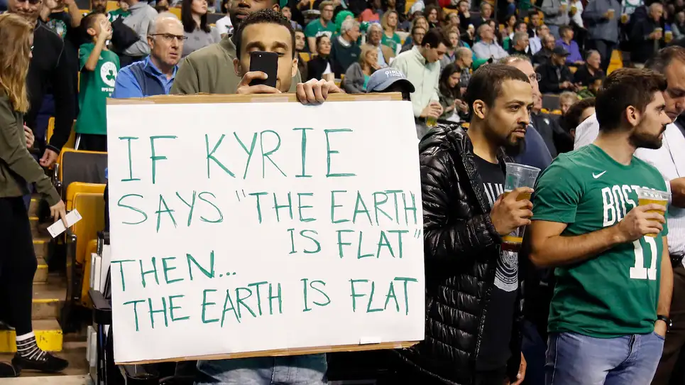 Sederet Teori Konspirasi Tertentu Ini, Mana yang Pernah Kamu Dengar? (Foto: AP Photo/Mary Schwalm)