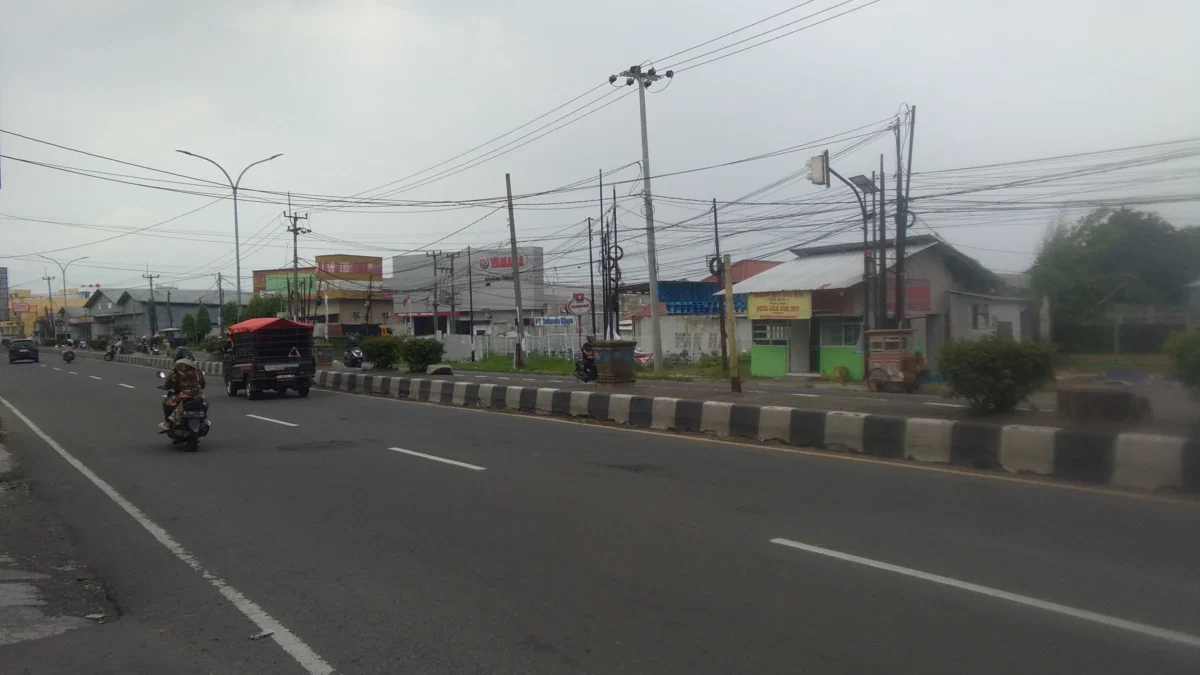 Jalur Pantura Jl Brigjen Dharsono Bypass Kota Cirebon, Rabu (26/3)