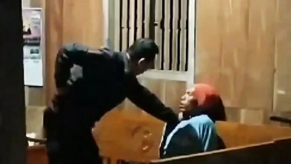 Propam Polres Grobogan Tangani Kasus Pencari Bekicot Jadi Salah Tangkap Polisi Video Kusyanto dipermalukan di muka umum oleh IR, anggota Polsek Geyer, Polres Grobogan viral di media sosial