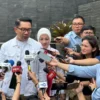Mantan Gubernur Jawa Barat Ridwan Kamil saat memberikan keterangan di Kota Bandung, Jawa Barat. (ANTARA/Rubby