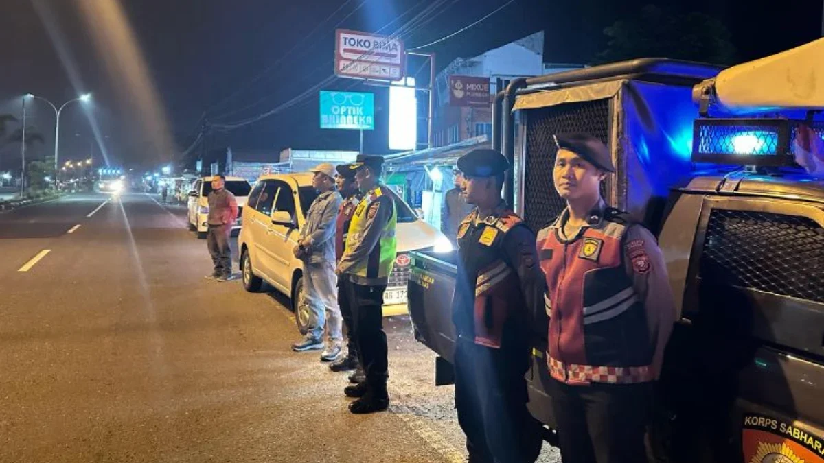 Patroli Sahur Polresta di Sejumlah Jalan Protokol Kabupaten Cirebon, Ciptakan Kondusif Selama Ramadan Polresta Cirebon Gelar Patroli Sahur di Berbagai Rute. (IST)