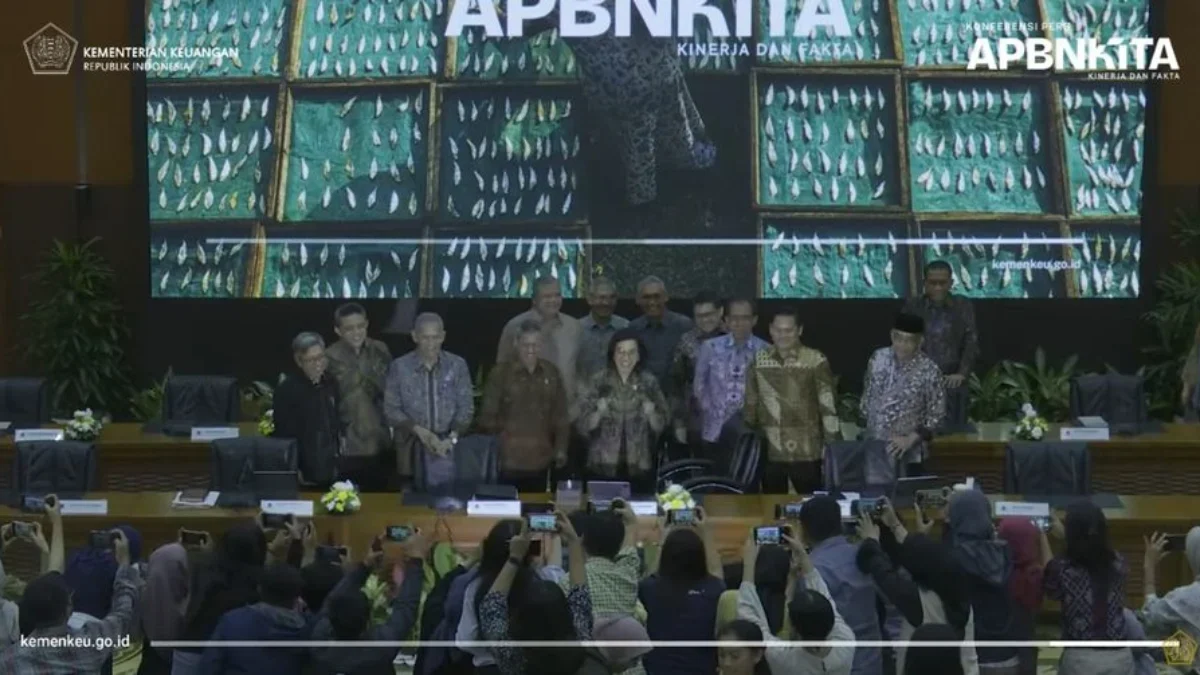 Menteri Keuangan, Sri Mulyani Indrawati menyampaikan laporan dalam Konferensi Pers APBN KITA EDISI MARET 2025.