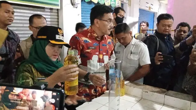 Pemkot Cirebon Sidak Takaran MinyaKita Temukan Kemasan Botol Tak Sesuai Takaran Pemkot Cirebon menemukan minyakita tak sesuai takaran hingga harga jual diatas HET. (Ist)