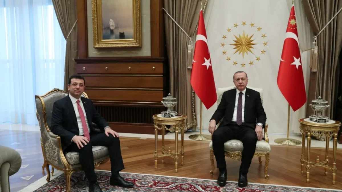 Presiden Turki Recep Tayyip Erdogan dan Wali Kota Istanbul Ekrem Imamoglu di kompleks kepresidenan di Ankara,
