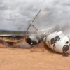 Lima orang di dalam pesawat kargo yang terdaftar di Kenya tewas setelah kecelakaan tragis di dekat Mogadishu,