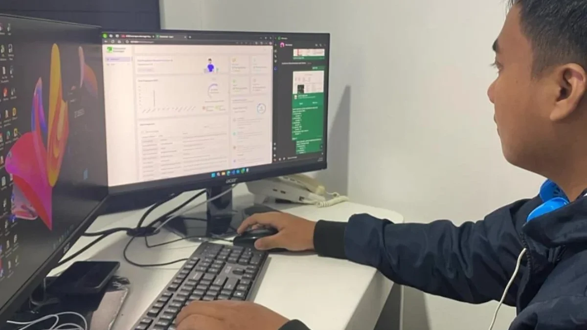 Layanan pengaduan masyarakat Lapor Kuningan Melesat yang dikelola oleh Dinas Komunikasi dan Informatika (Disko