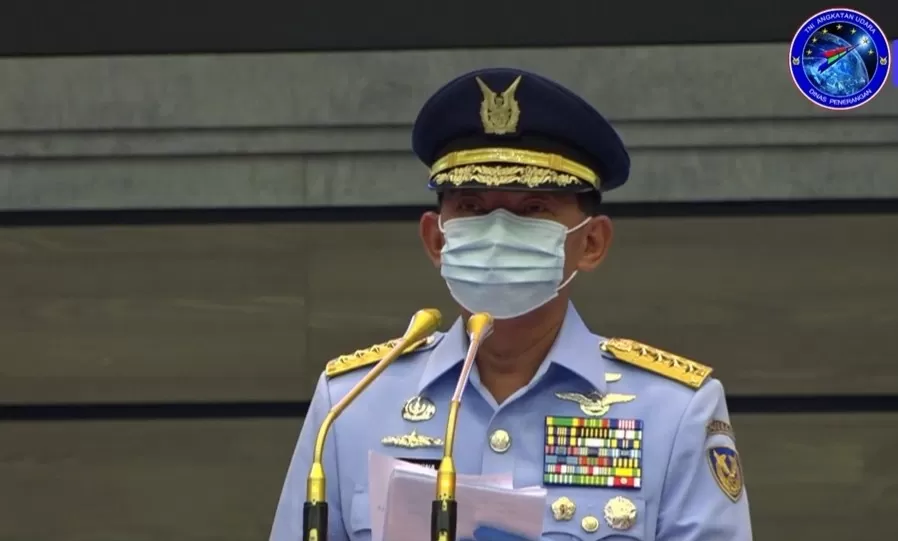 Saat menjabat KSAU Marsekal TNI Yuyu Sutisna memimpin upacara Wisuda Siswa Sekolah Penerbang (Sekbang) Angkata