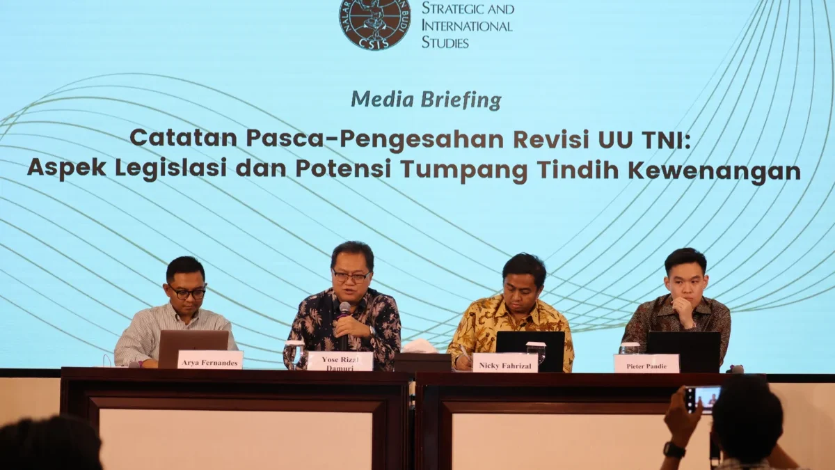Konferensi pers terkait kontroversi UU TNI di kantor CSIS, Jakarta, Senin (24/3/2025). (CSIS)