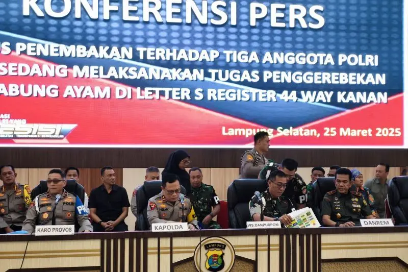 Kapolda Lampung Irjen Pol Helmy Santika saat memberikan keterangan kepada jurnalis, di Mapolda Lampung, Provin