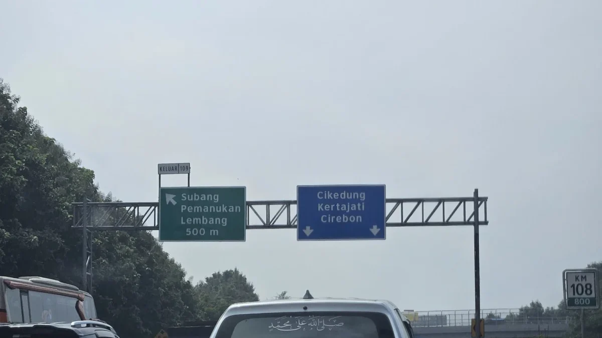 Kepadatan dan kemacetan berlanjut mulai KM 107 s.d 109 Tol Cipali arah Cirebon.