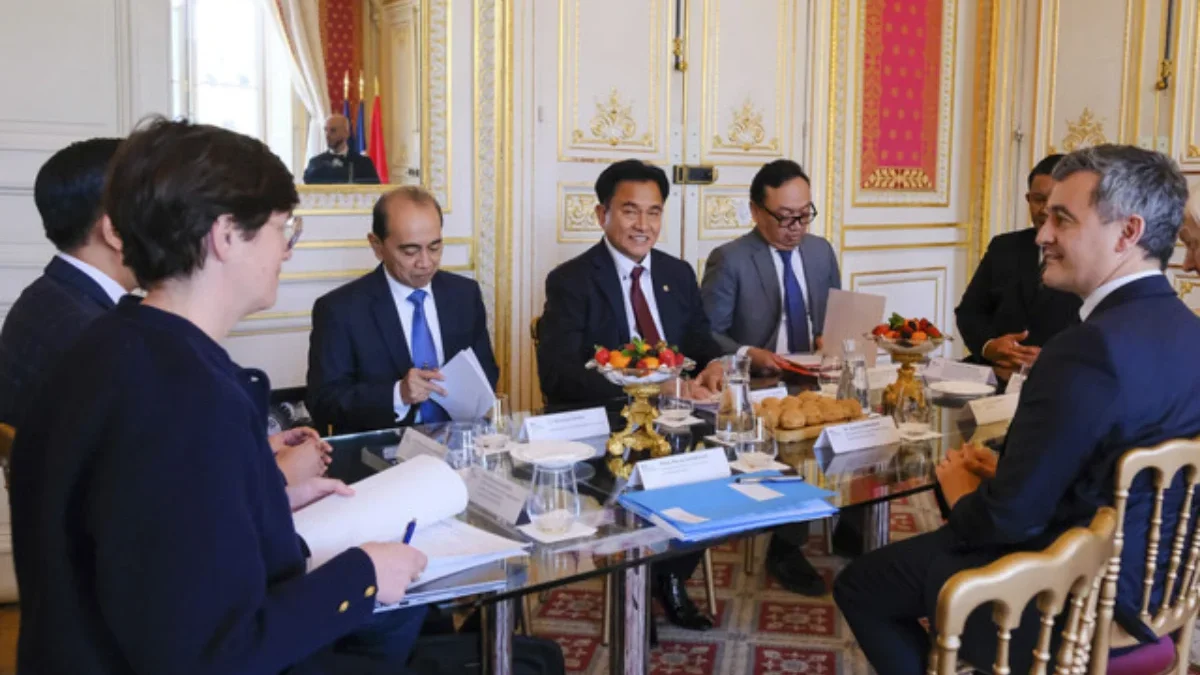 Pertemuan Yusri-Menteri Kehakiman Prancis Gerald Darmanin Bahas Kasus Navayo hingga Ekstradisi-Pertukaran Napi Menko Kumham Imipas RI Yusril Ihza Mahendra mengadakan pertemuan bilateral bersama Menteri Kehakiman Prancis G