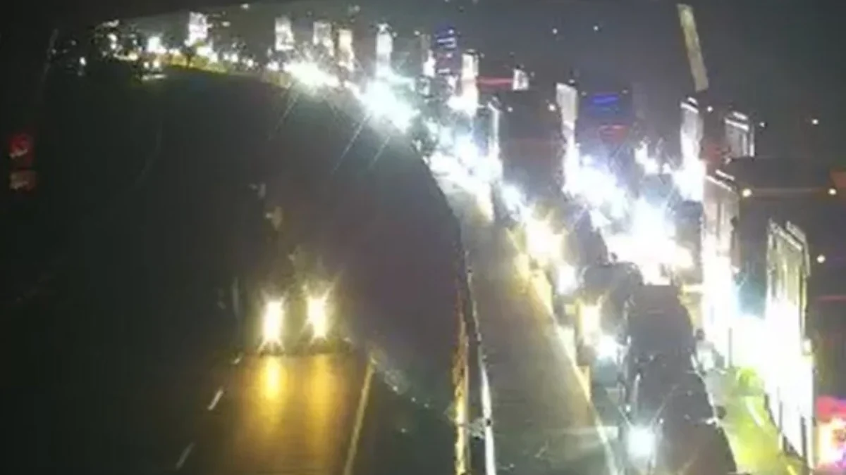 Kepadatan di tol Trans Jawa malam ini, Kamis (27/3/2025). (IST)