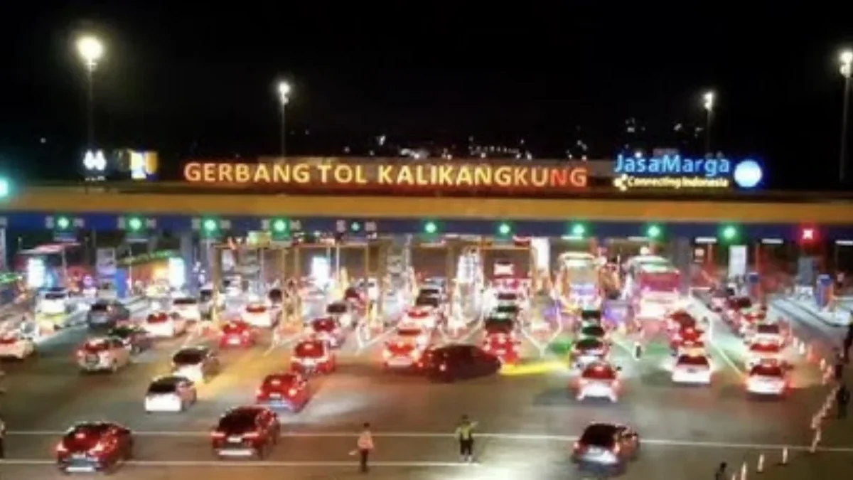 One way dimulai sejak pukul 23.00 WIB, Kamis (28/3). Keputusan ini diambil untuk mengantisipasi lonjakan arus