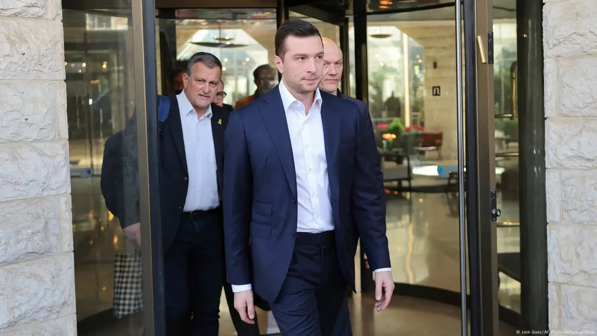 Jordan Bardella, tokoh sayap kanan Prancis, merupakan salah satu politisi Eropa yang menghadiri konferensi sel