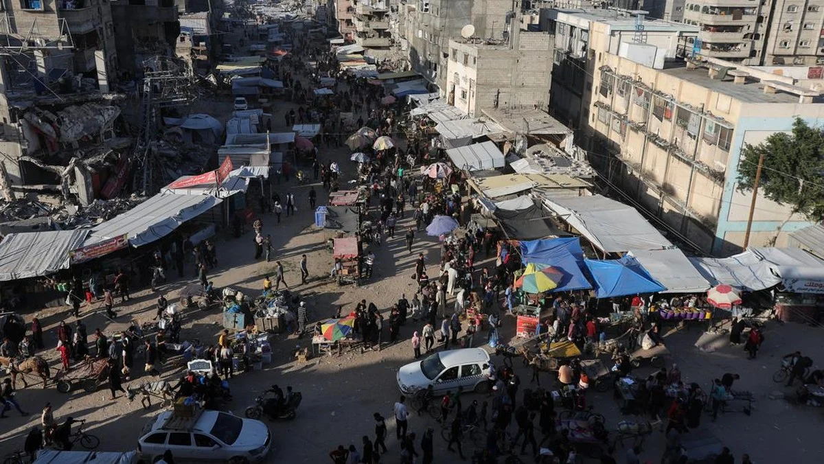 Pengeboman Zionis Tak Henti, Lebaran Tak Terlihat di Gaza Selama Dua Tahun Warga Palestina di Khan Younis, Gaza, bersiap menyambut Idulfitri pada Sabtu (29 Maret) di tengah dimulainya k