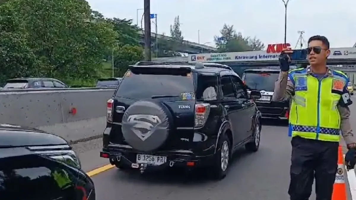 Pemberlakuan buka tutup pintu masuk contraflow KM 47 s.d KM 65 arah Cikampek Ruas Jalan Tol Jakarta-Cikampek (