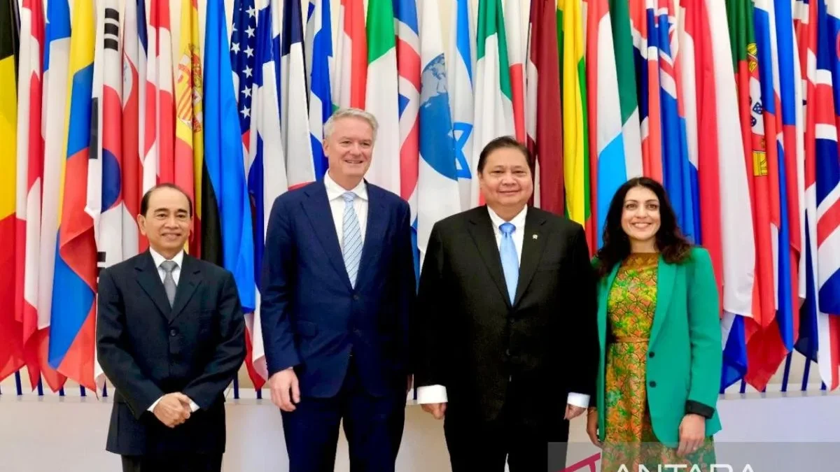 Bertemu Sekjen OECD di Paris, Airlangga Hartarto Paparkan Perkembangan Aksesi Indonesia Menko Bidang Perekonomian Airlangga Hartarto bertemu dengan Sekretaris Jenderal Organisasi Kerja (ANTARA)