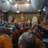 Sebelum melanjutkan perjalanan ke Bekasi, Bhante Thudong singgah di Vihara Buddha Metta Arama. Di sini, para B