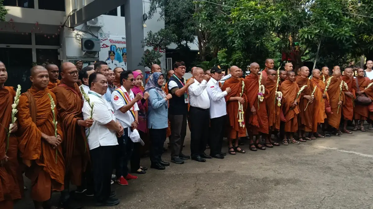 Camat Bekas Timur, Lurah Bekasijaya didampingi Panglima Tinggi Laskar Macan Ali Nuswantara, Prabu Diaz menyamb