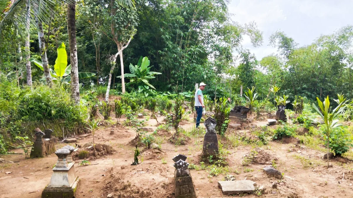 Makam kramat Gumuk, Dukuh Sodong Desa Bumiharjo Kecamatan Borobudur Kabupaten Magelang, Terdapat makam Gondow