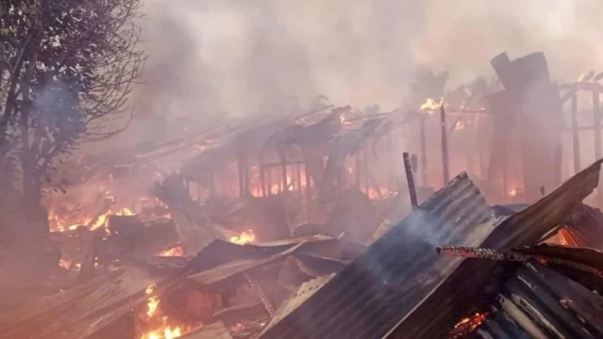 Sebanyak 18 unit rumah dinas di Asrama Gajah II/Kompi Kodim 0104/Atim Kota Langsa Aceh terbakar sekitar pukul