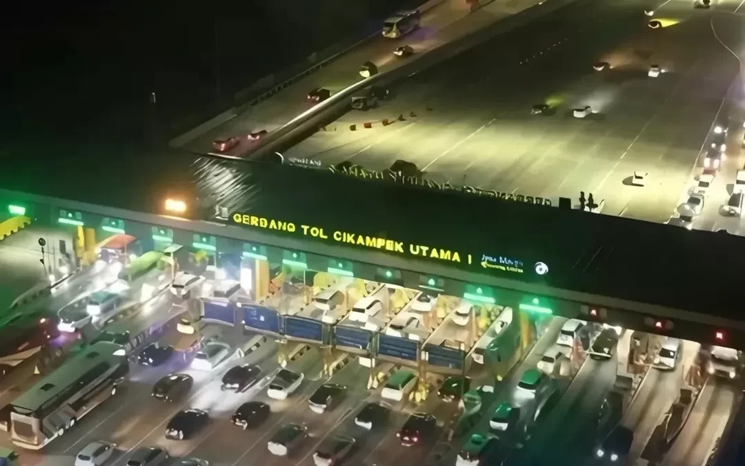 Momen arus balik Lebaran 2025 menjadi tantangan bagi para pemudik yang kembali ke kota asal. Pemerintah telah