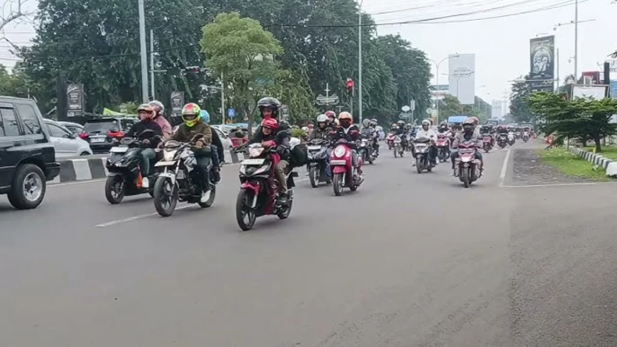 Arus balik Lebaran H+3 di jalur Pantura Cirebon di Jl Raya Brigjen Dharsono, Bypass, Kota Cirebon dari arah Ja