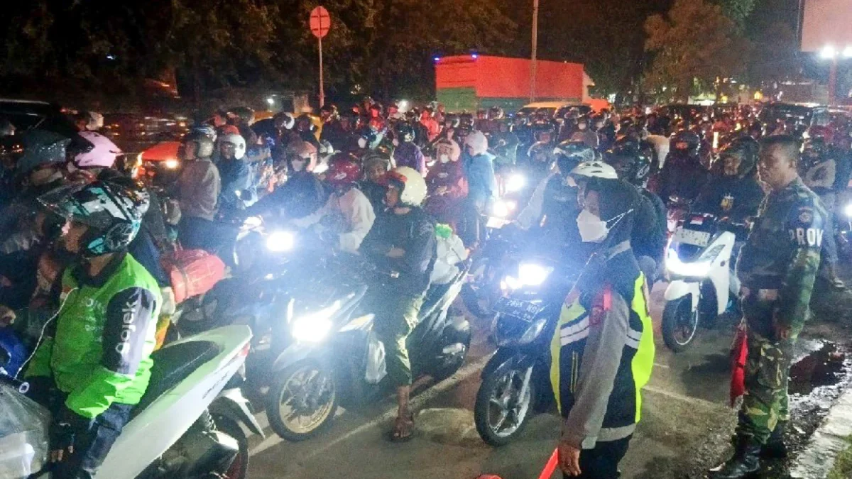 Arus balik padat, volume kendaraan di jalur arteri Pantura meningkat. (IST)